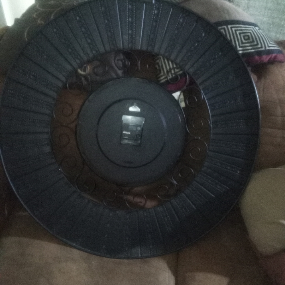 Clock - Picture 3 of 5